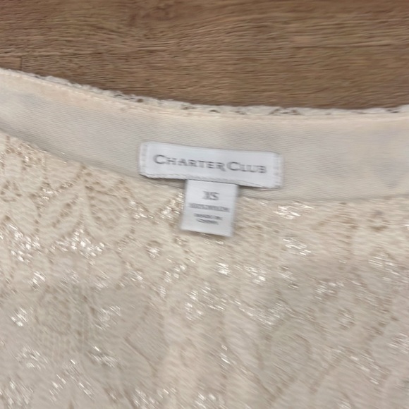 Creamy white lace blouse - Picture 2 of 4